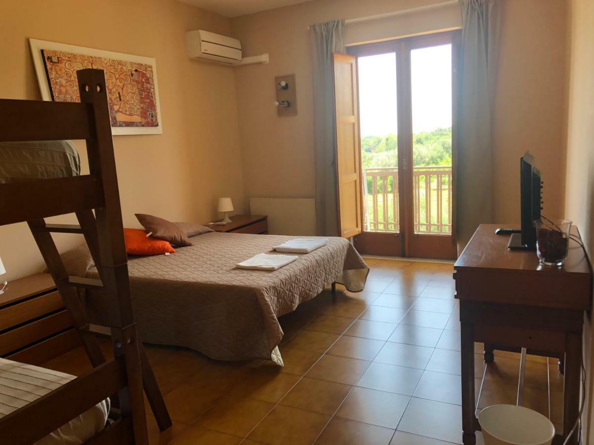 أتشيريالي Villa Carolea المظهر الخارجي الصورة